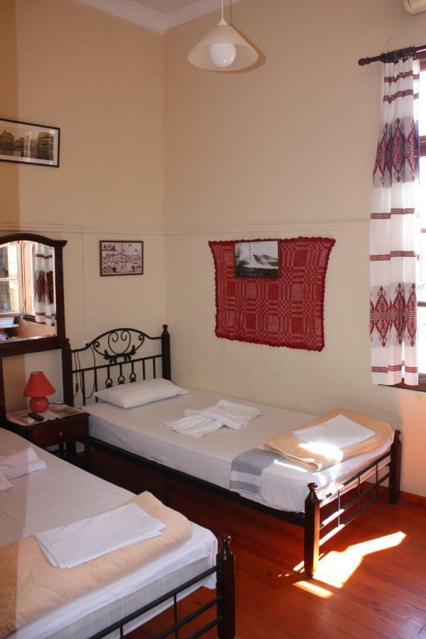 Mmebassia Chrissi Akti Chania Exterior foto